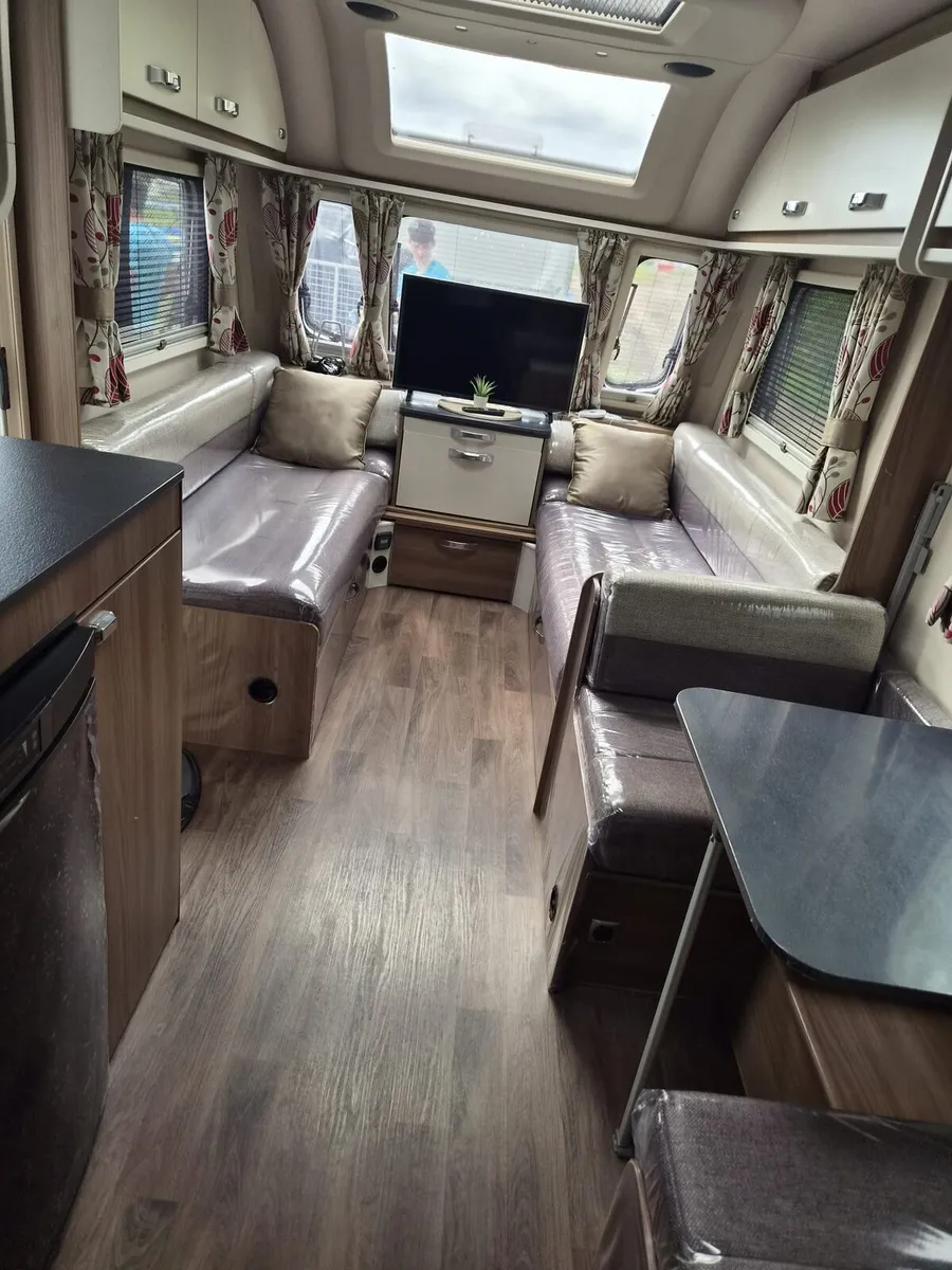 2019 swift adventura - Image 3