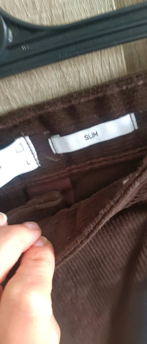 Corduroy slim trousers dark brown size L - Image 4