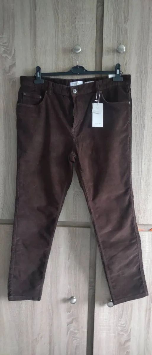 Corduroy slim trousers dark brown size L - Image 1