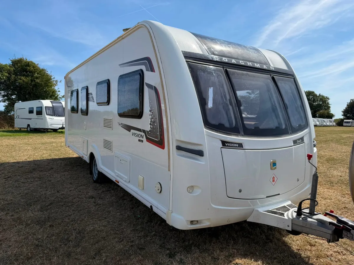 Coachman vision plus rear island bed - Image 2