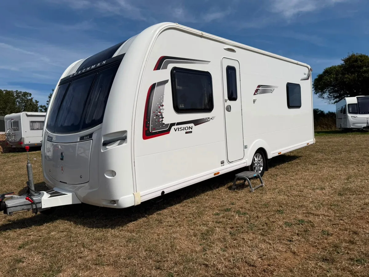 Coachman vision plus rear island bed - Image 1