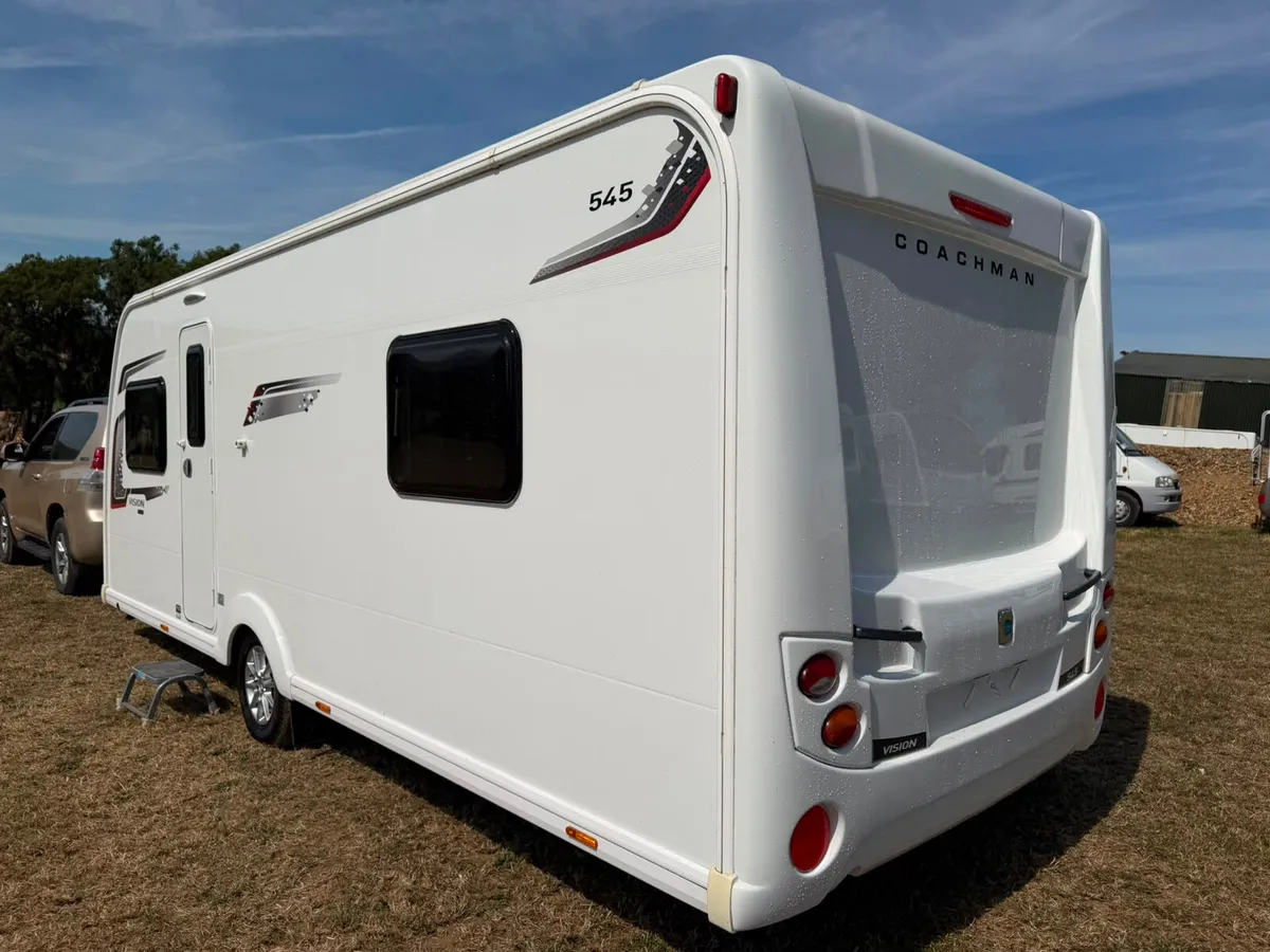 Coachman vision plus rear island bed - Image 4