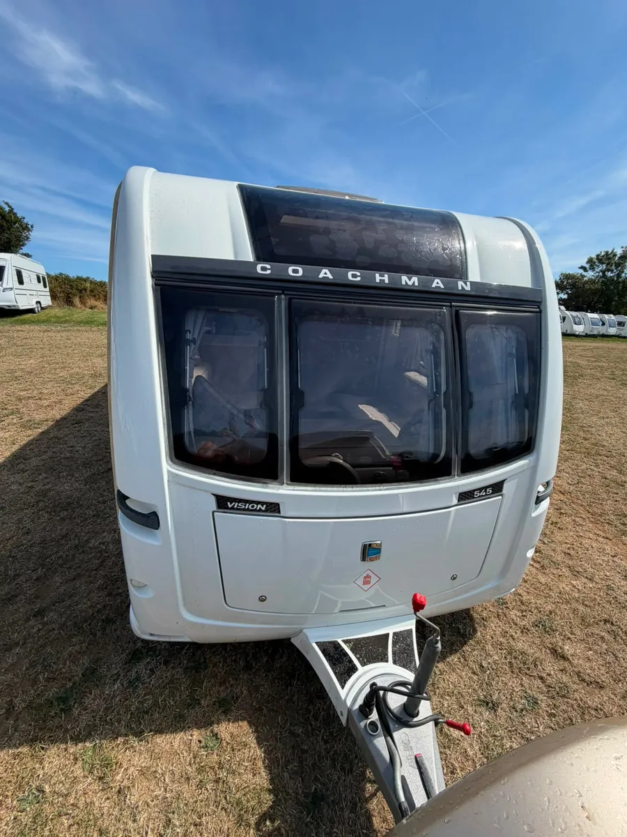 Coachman vision plus rear island bed - Image 3