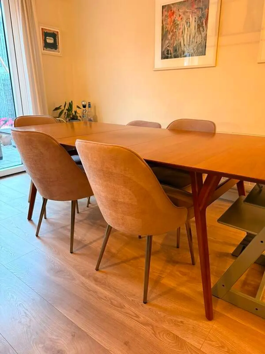 Dining table and Chairs - Image 2