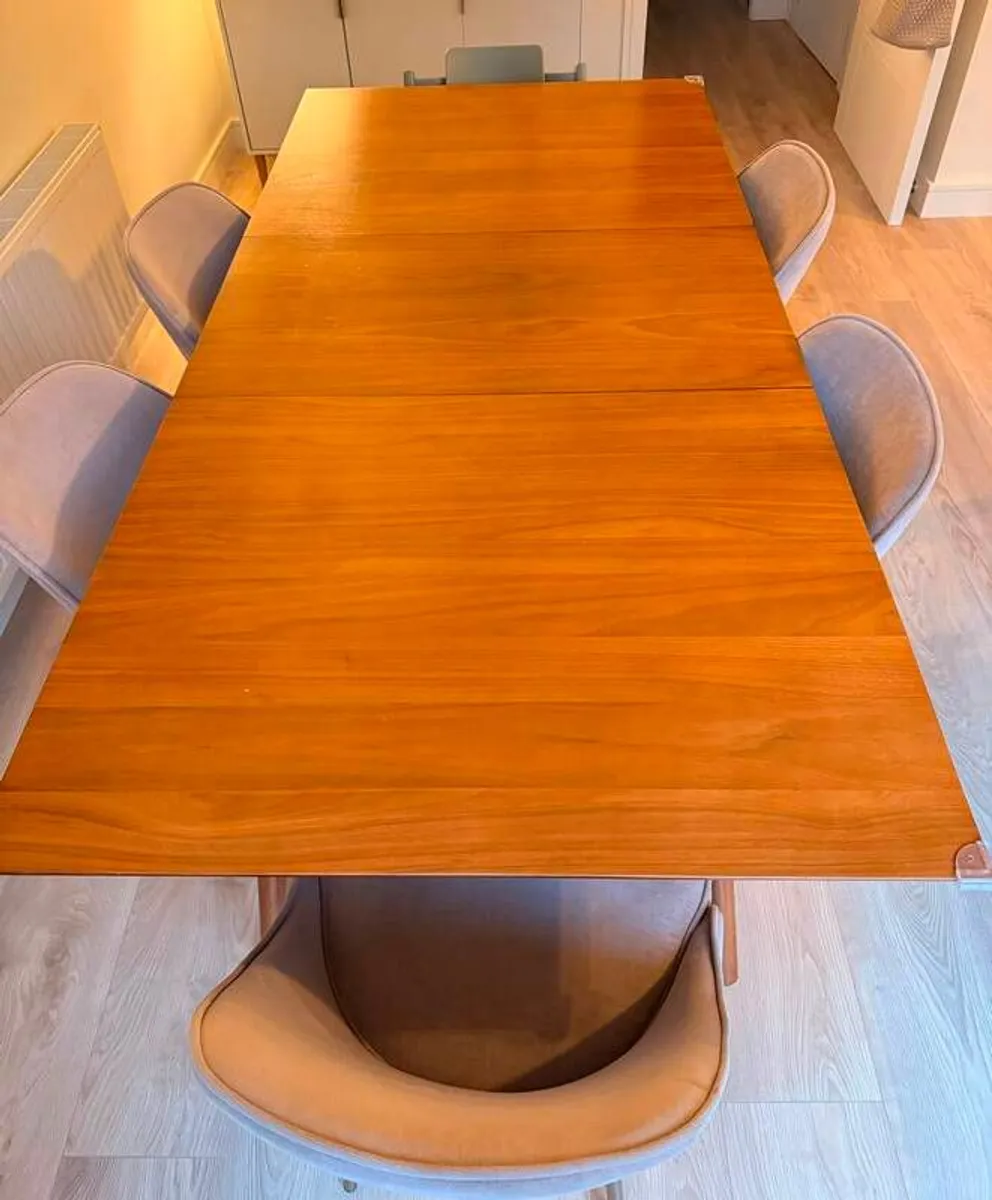 Dining table and Chairs - Image 3