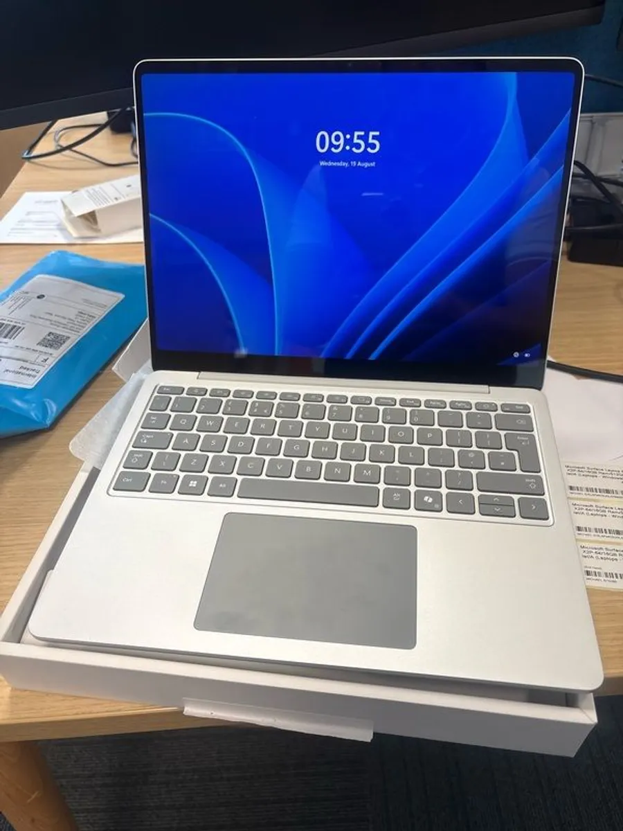 Microsoft Surface laptop - Image 1