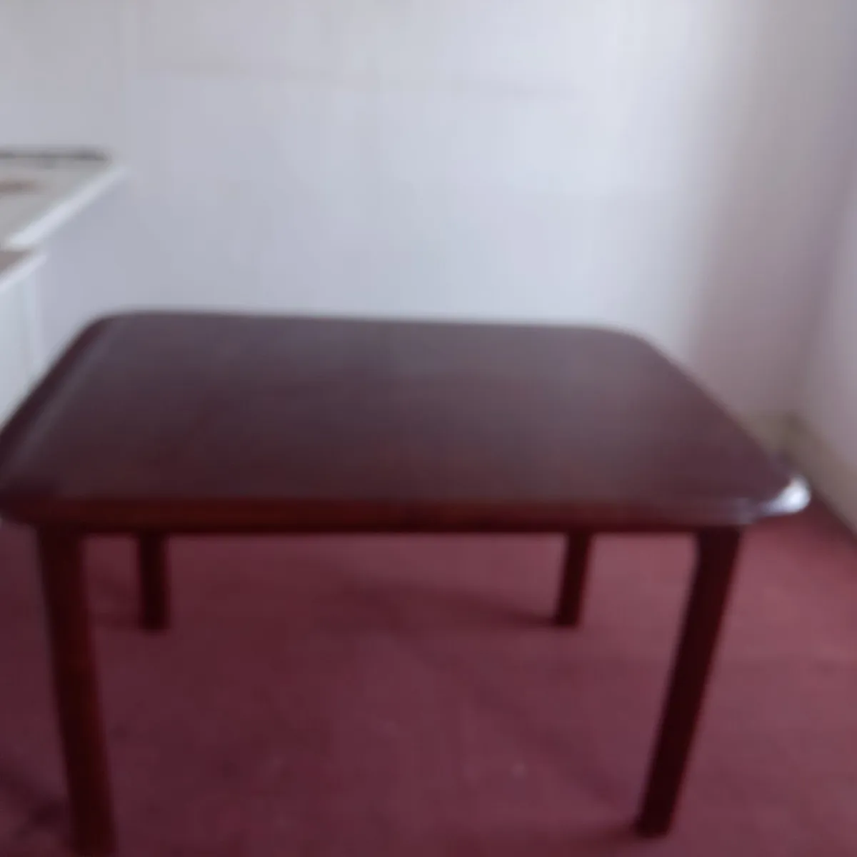 Table and 6 chairs - Image 1