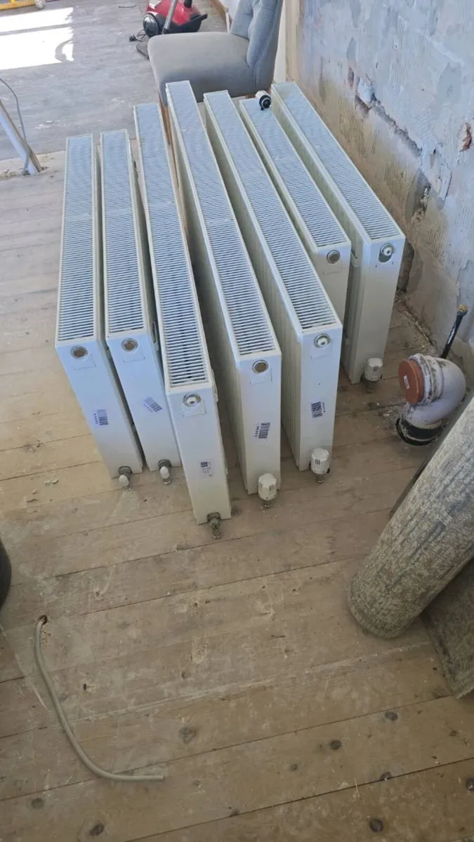 Radiators x 8 - Image 1