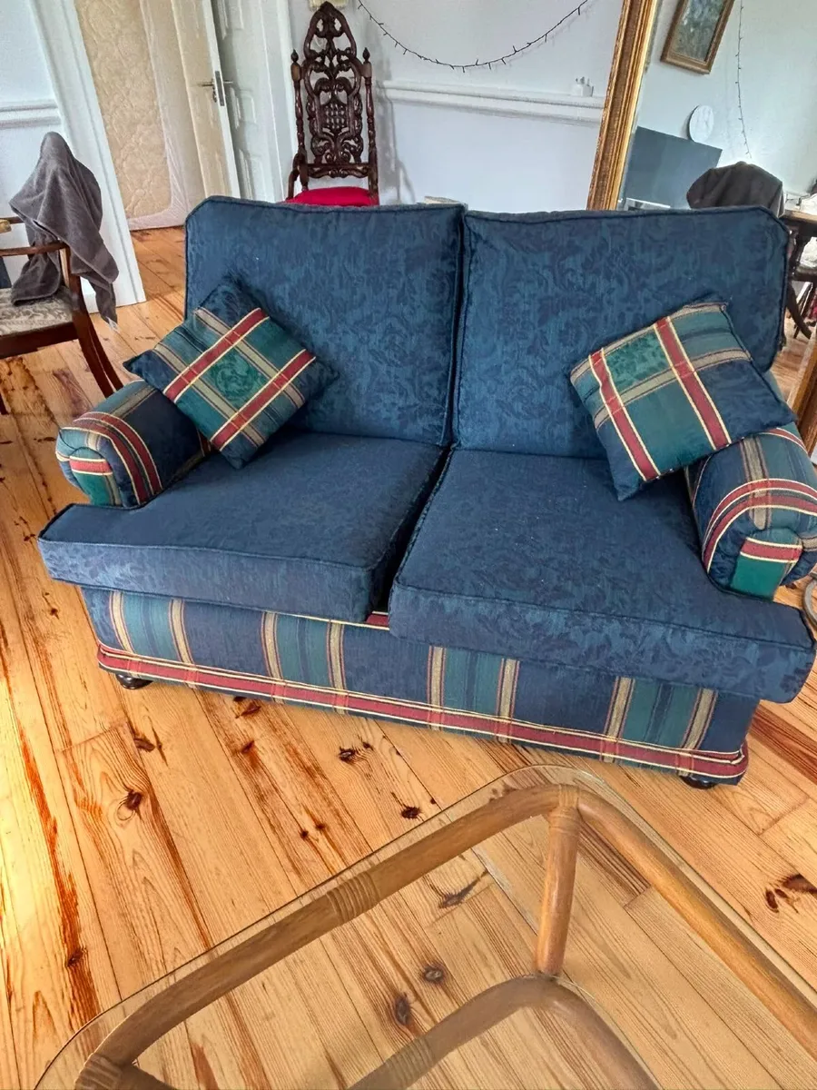 Traditional Reversible Tartan & Damask Sofa Suite - Image 2
