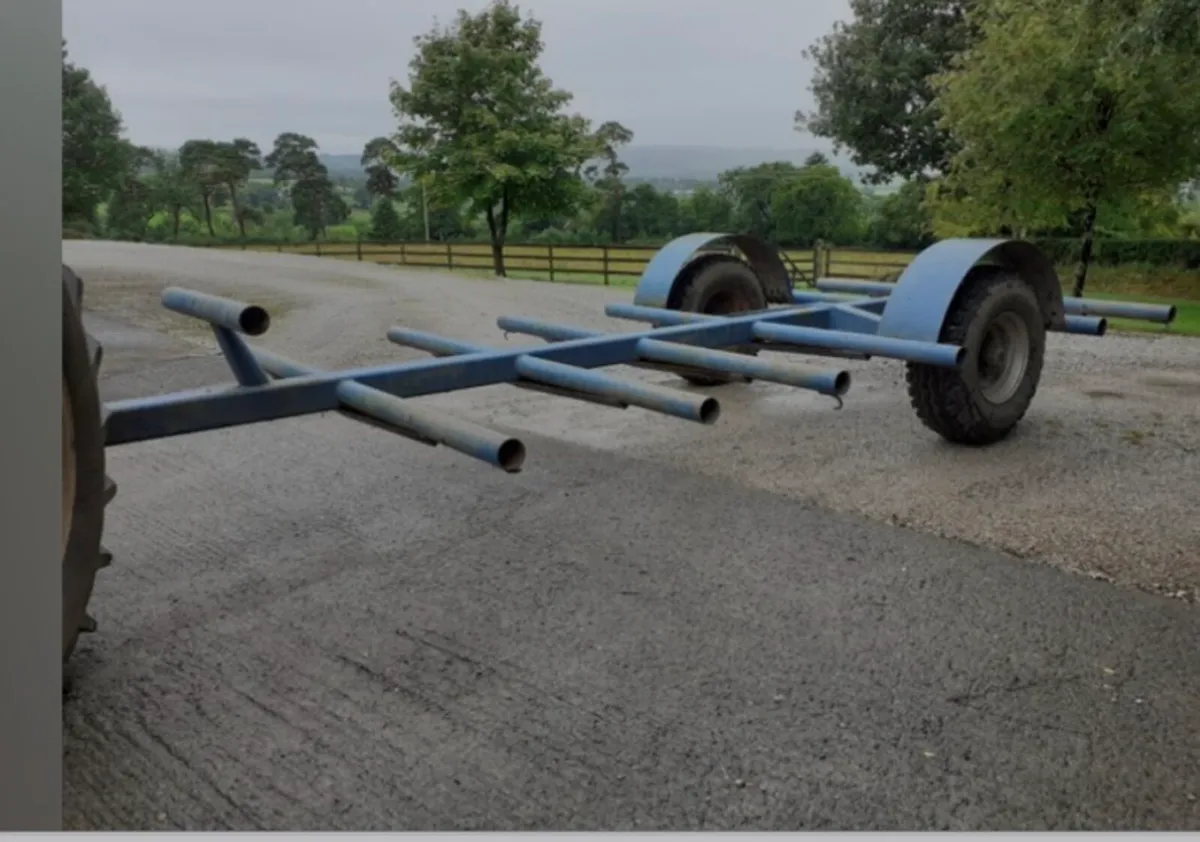 Bale trailer