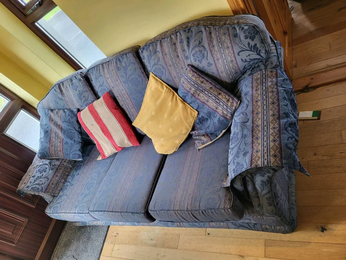 Couch Free to take away - Image 3