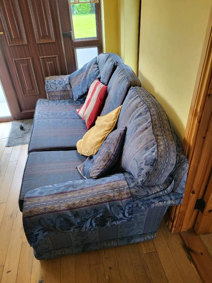 Couch Free to take away - Image 2