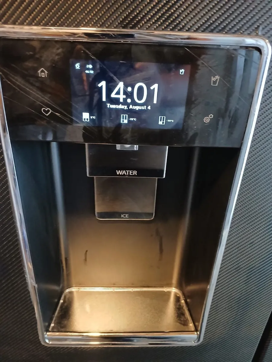WHIRLPOOL EX DISPLAY BRAND NEW AMERICAN FRIDGE AND - Image 3