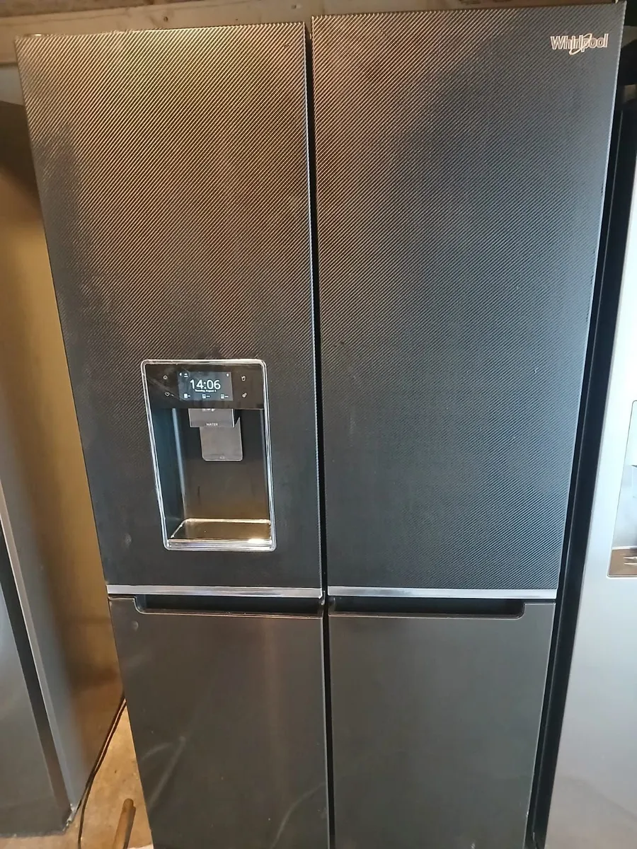 WHIRLPOOL EX DISPLAY BRAND NEW AMERICAN FRIDGE AND - Image 4