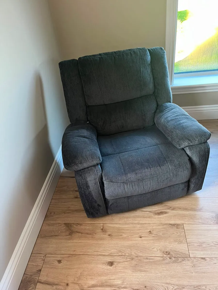 Couch - Image 3