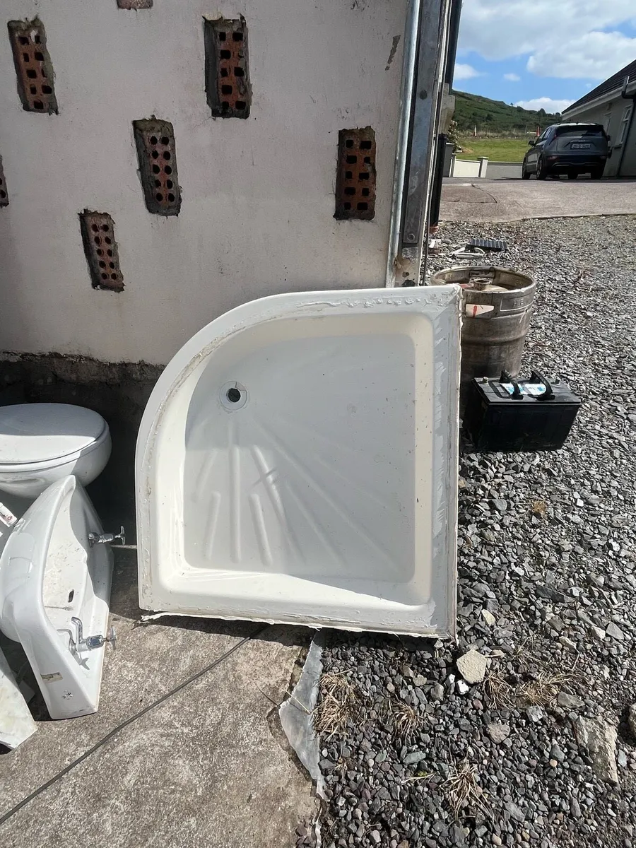 Corner shower and shower tray - Image 4