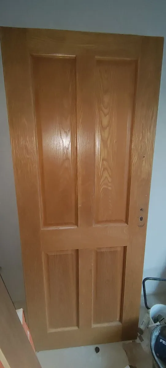 Solid and veneered door selection - Image 3