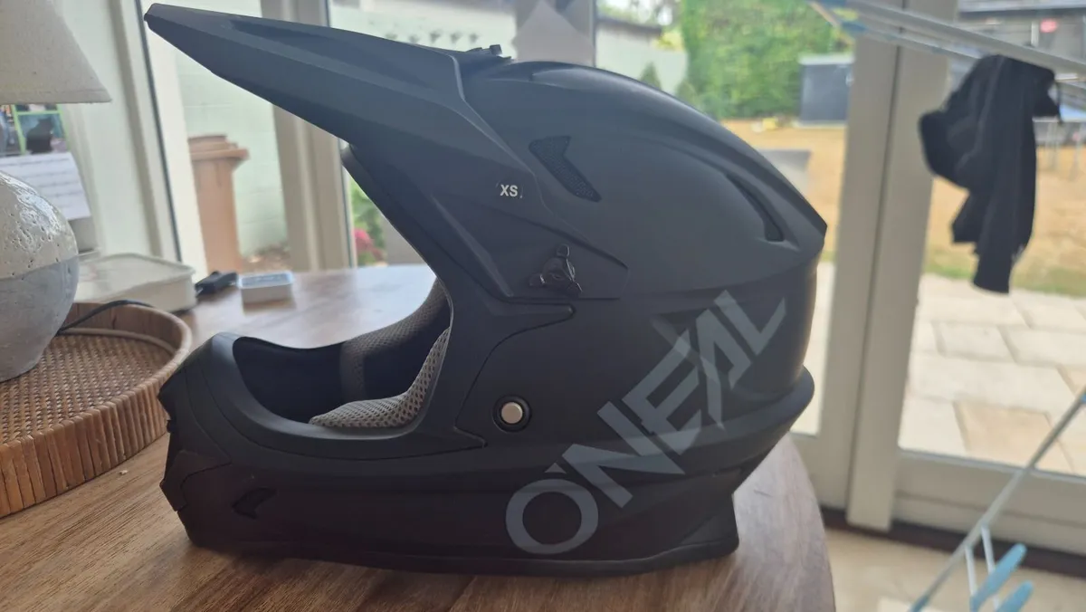 O'Neal Sonus Downhill MTB Helmet - XS - Excellent - Image 2