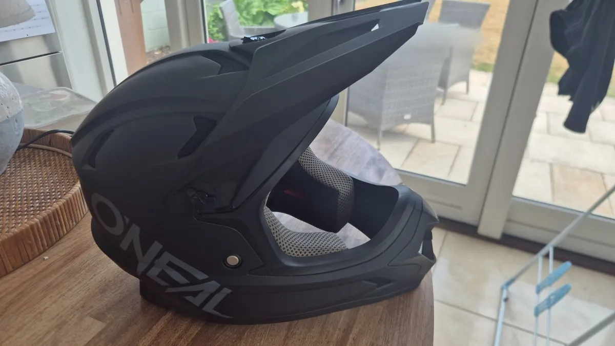 O'Neal Sonus Downhill MTB Helmet - XS - Excellent - Image 1