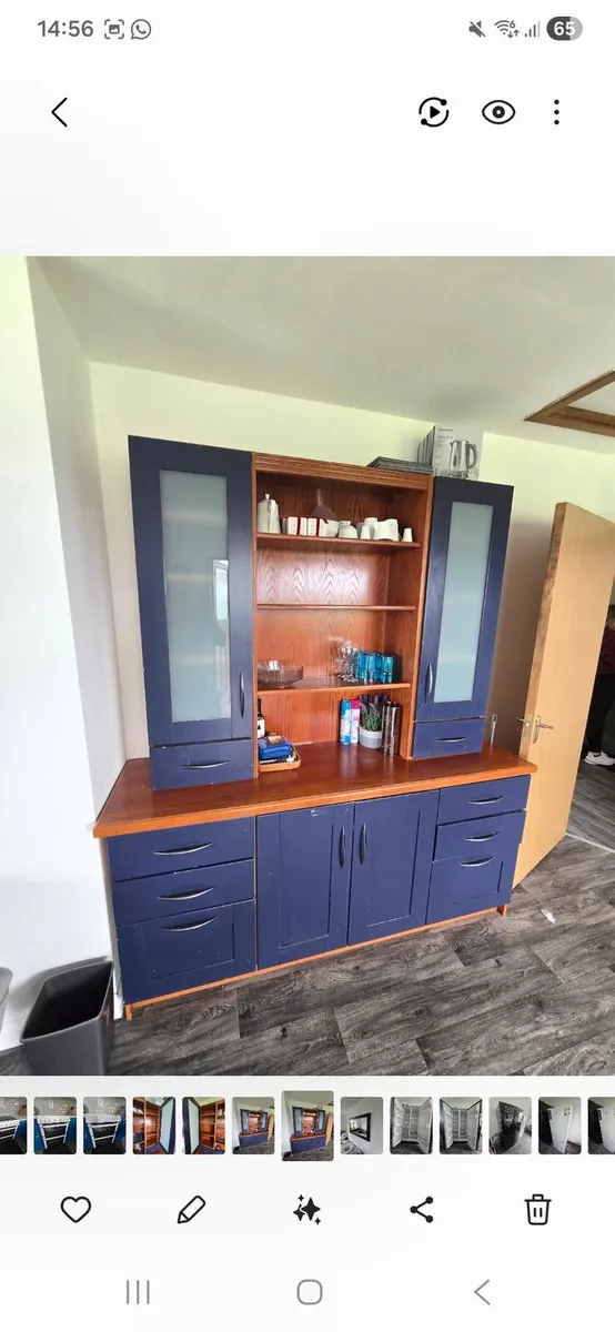 Kitchen cabinet
