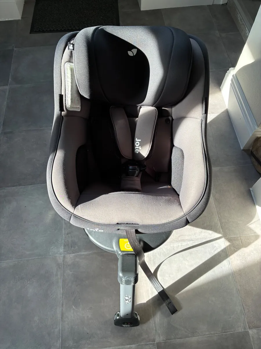 Joie Spin 360 isofix car seat - Image 1