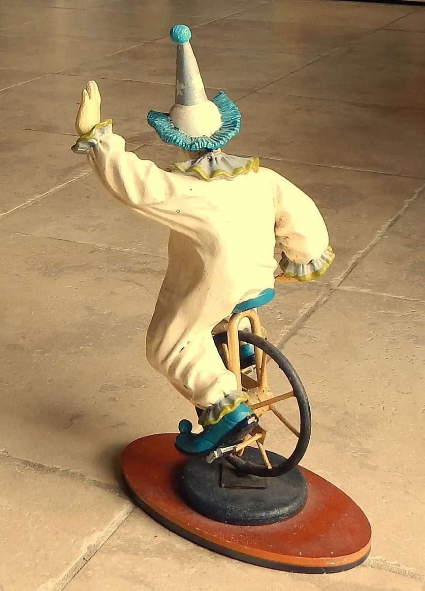 Vintage Resin Circus Clown Figurine - Image 3