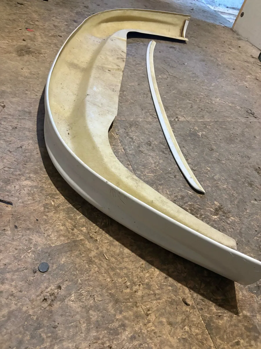 Vw Passat splitter/rear lip spoiler - Image 1