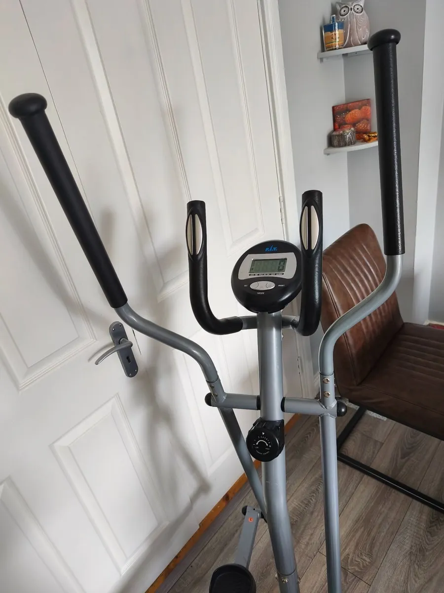 Cross trainer very good condition - Image 2