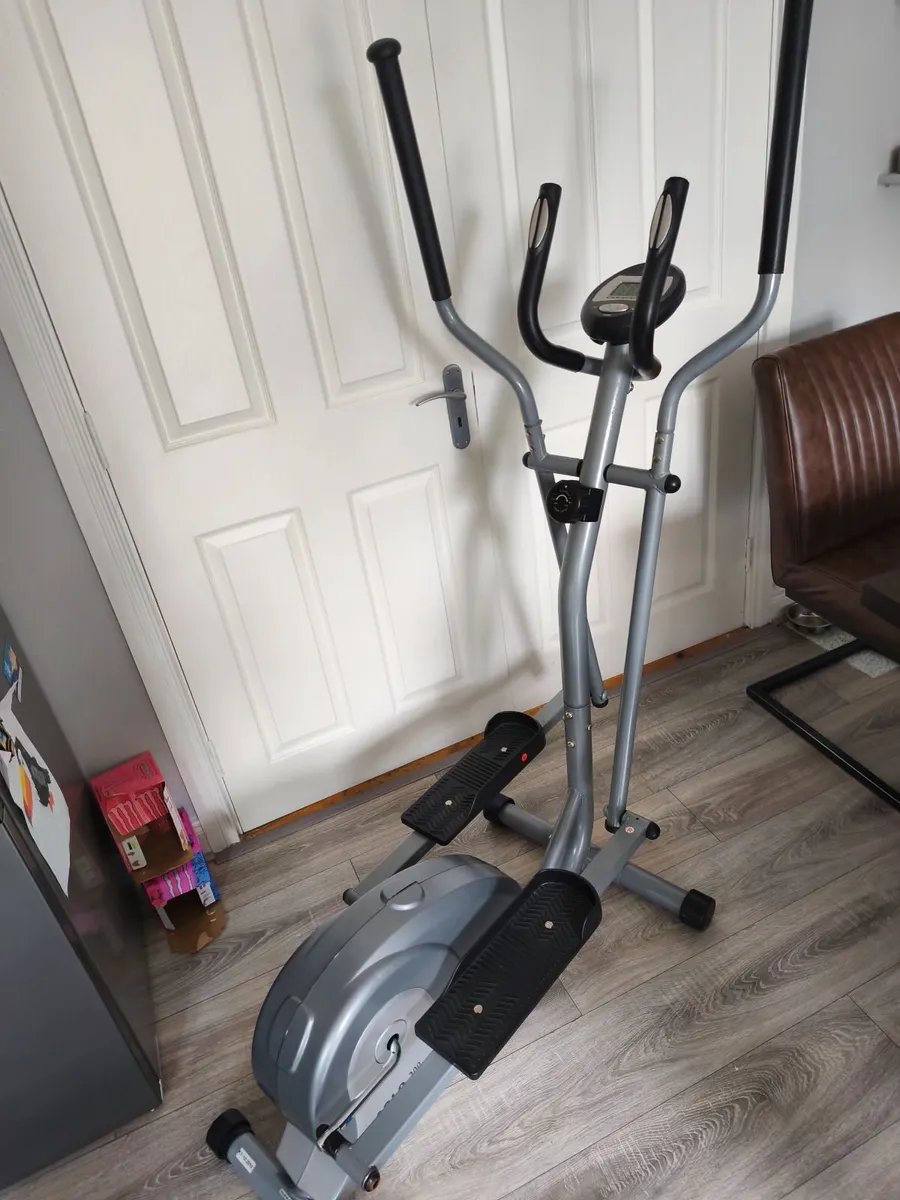 Cross trainer very good condition - Image 3