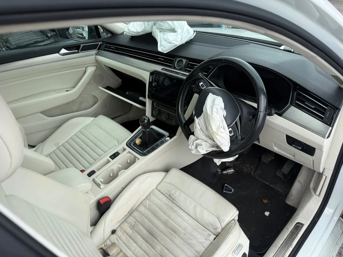 2019 VW PASSAT BREAKING - Image 3