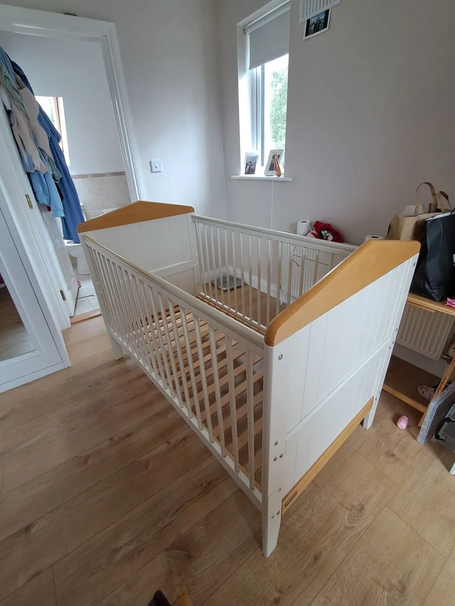 Cot bed/toddler bed - Image 3