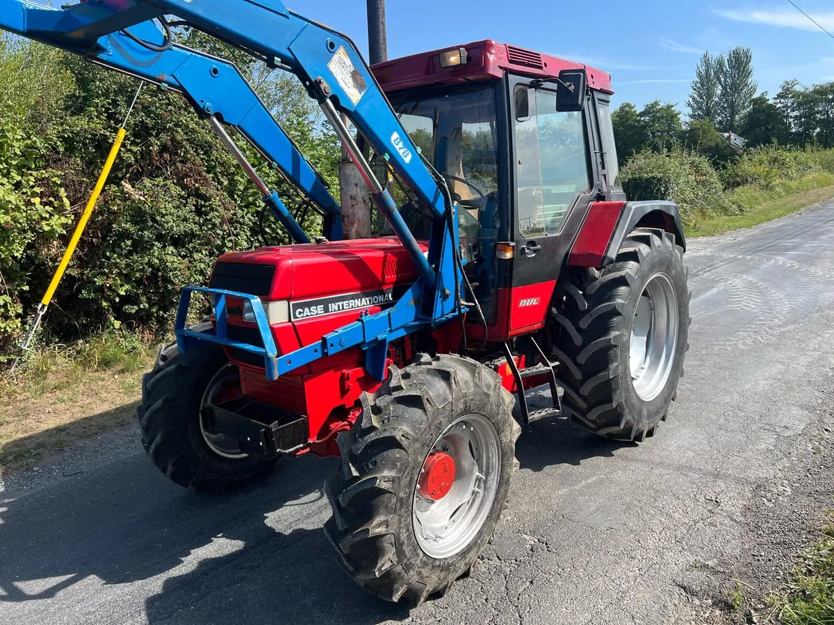 Case IH 895 XL 4WD with Tanco loader - Image 2