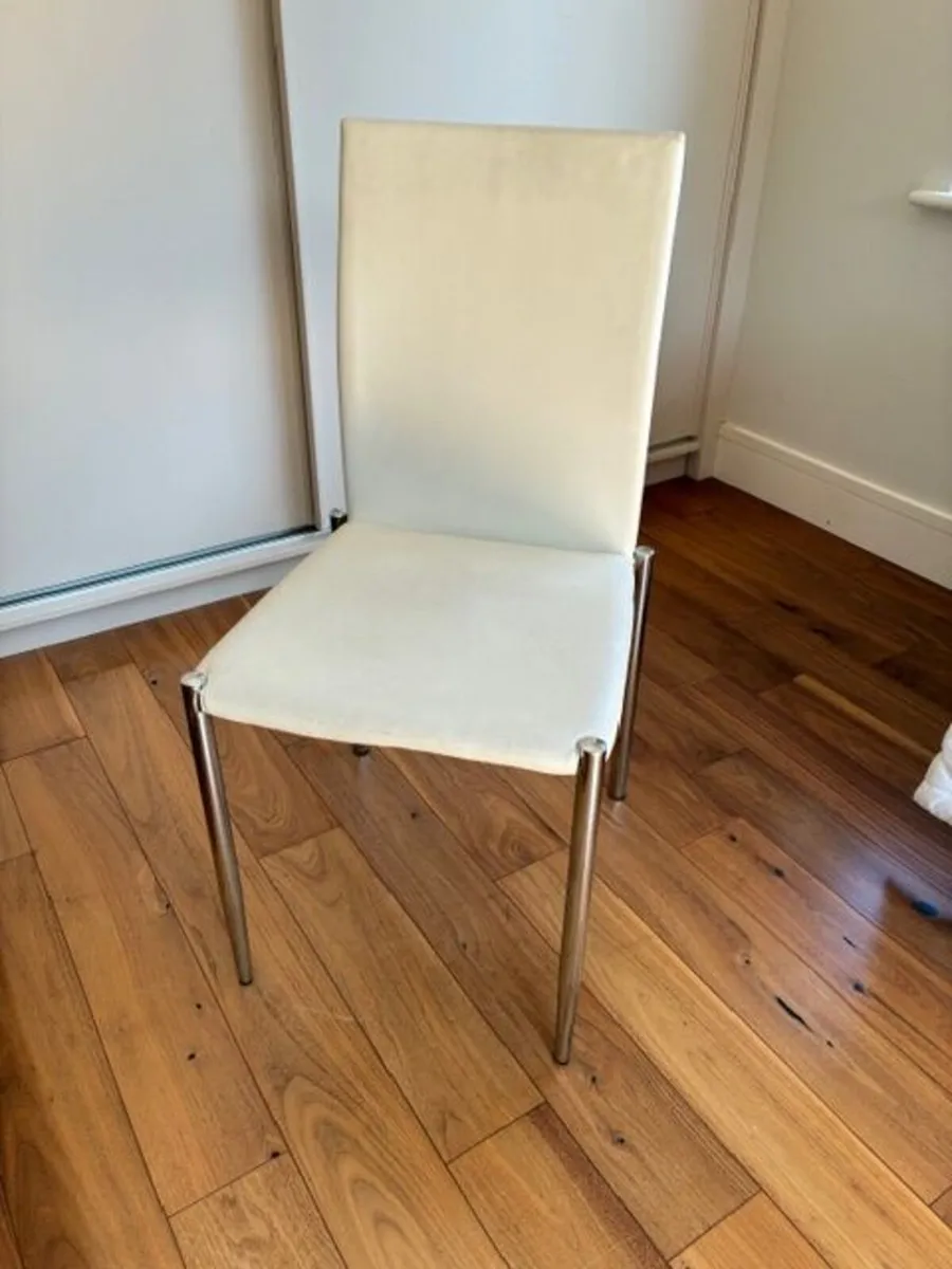 FREE set of six dining chairs - Image 2