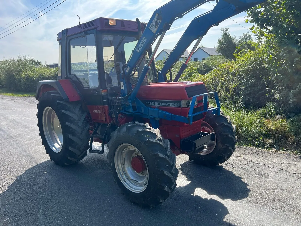 Case IH 895 XL 4WD with Tanco loader - Image 3