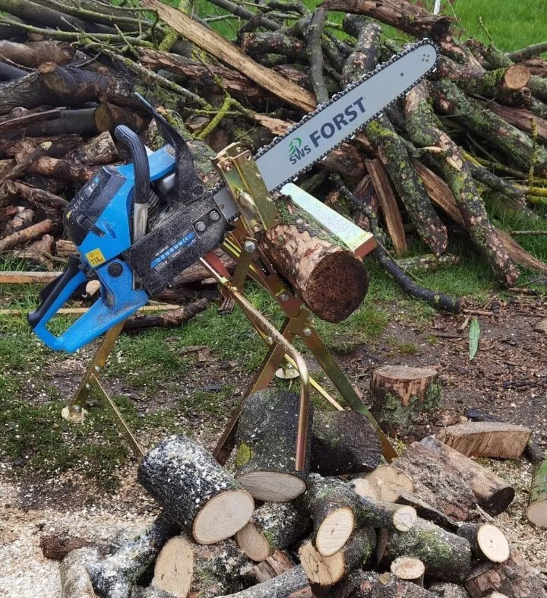 Foldable Saw Horse with Chainsaw Holder - Image 1