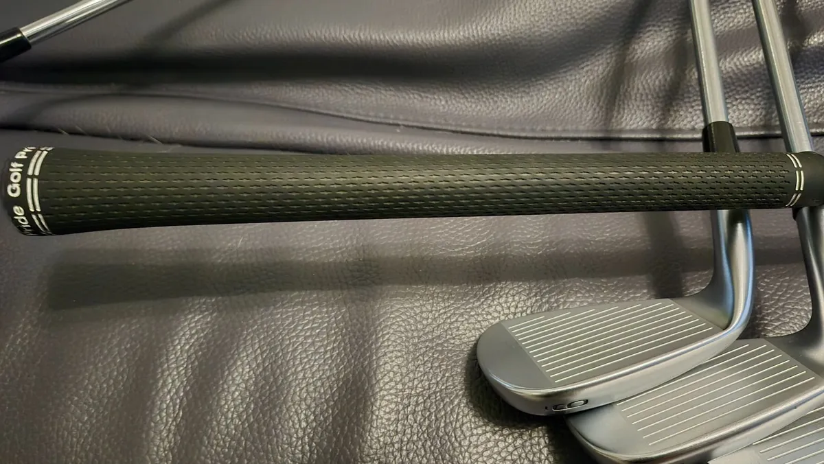 Mizuno JPX 921 Hot Metal irons for sale - Image 4
