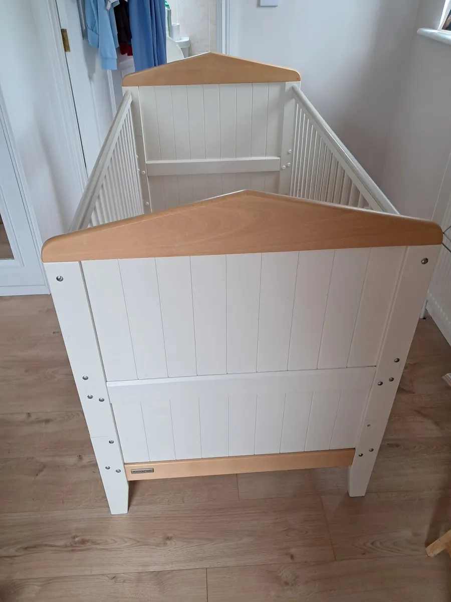 Cot bed/toddler bed - Image 1