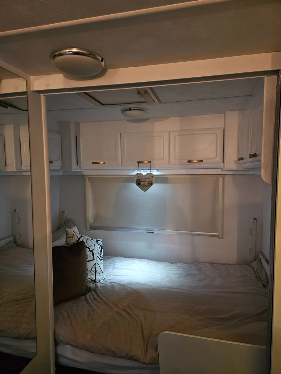 5 berth caravan. Elddis Elusion 505 SE - Image 4