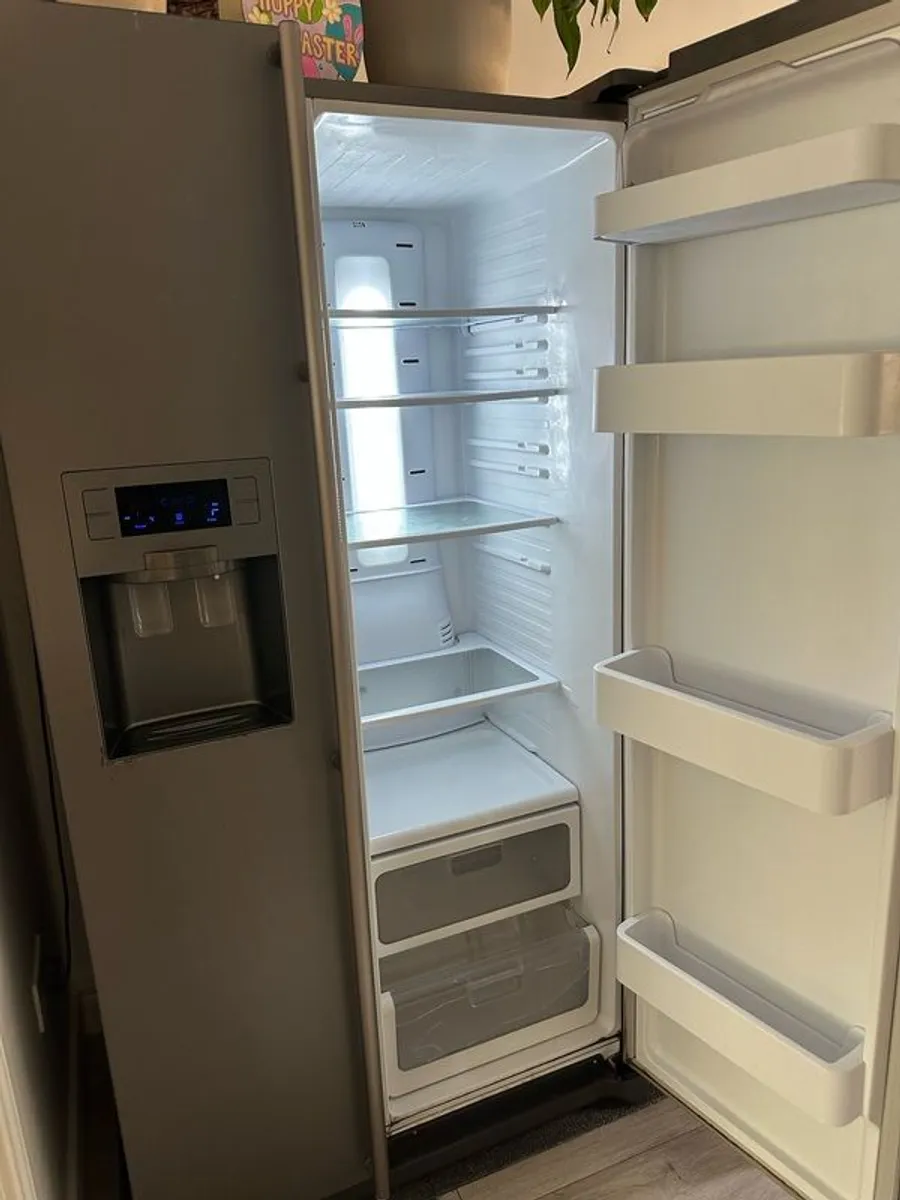 fridge - Image 2