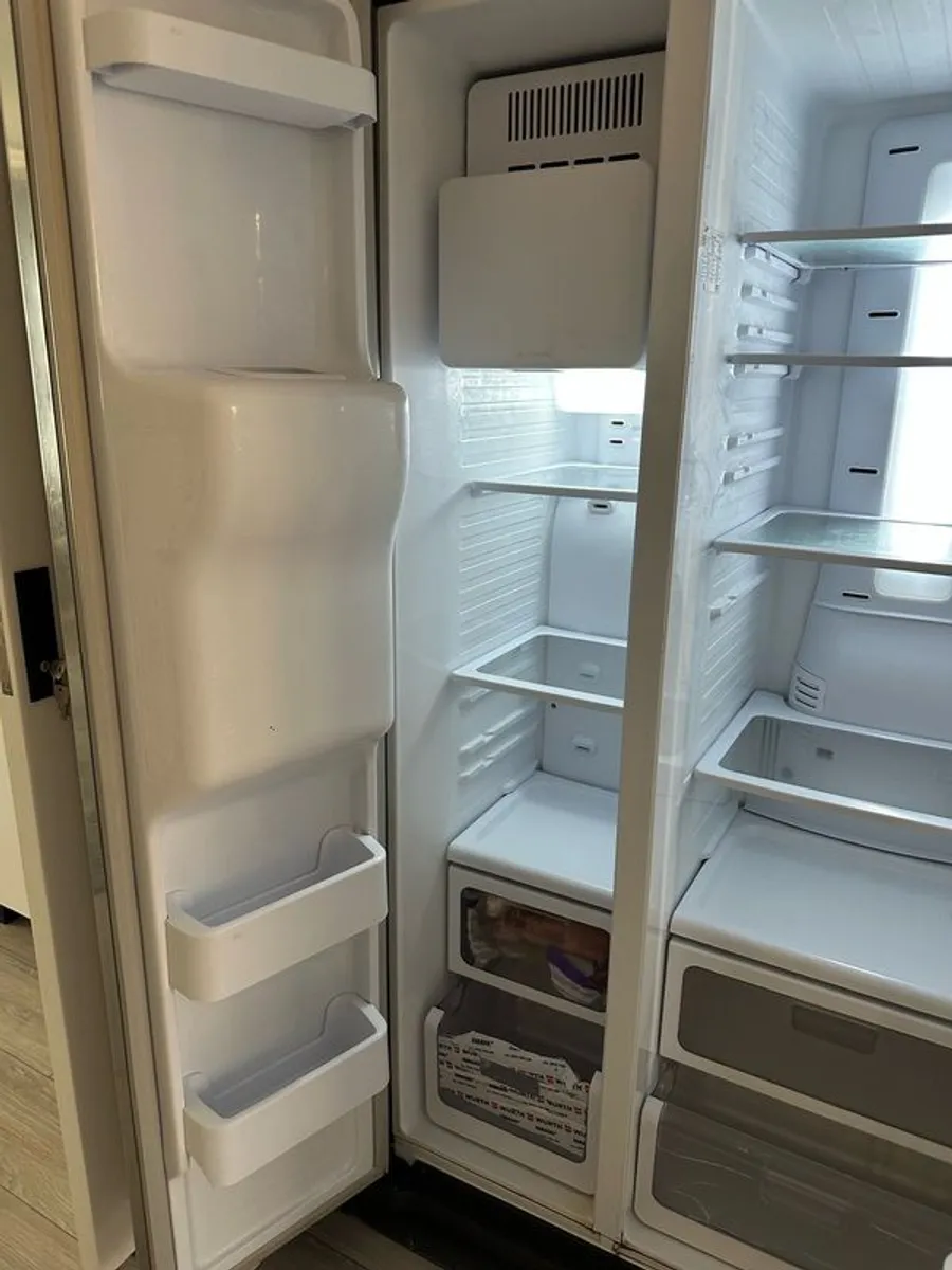 fridge - Image 3