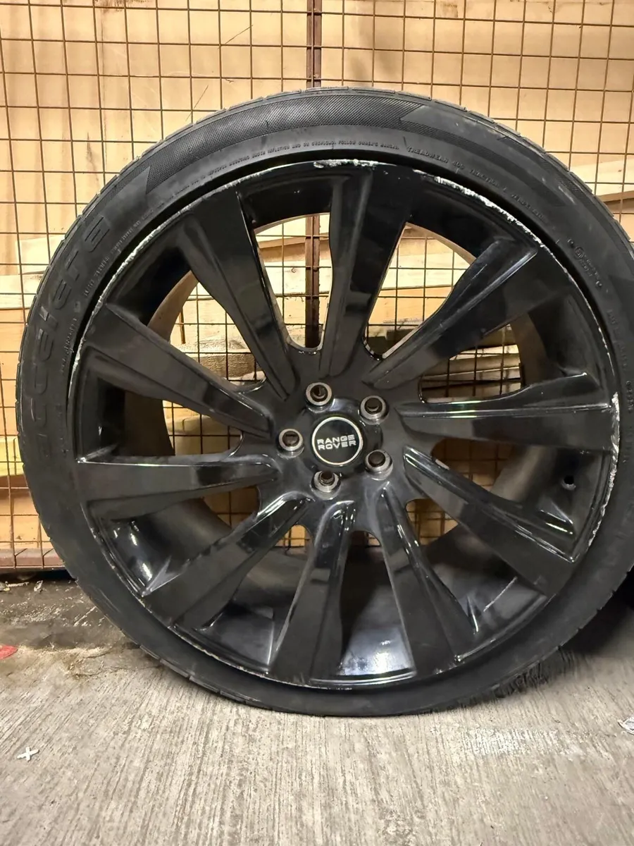Range Rover 23 inch tyres 🛞 - Image 3