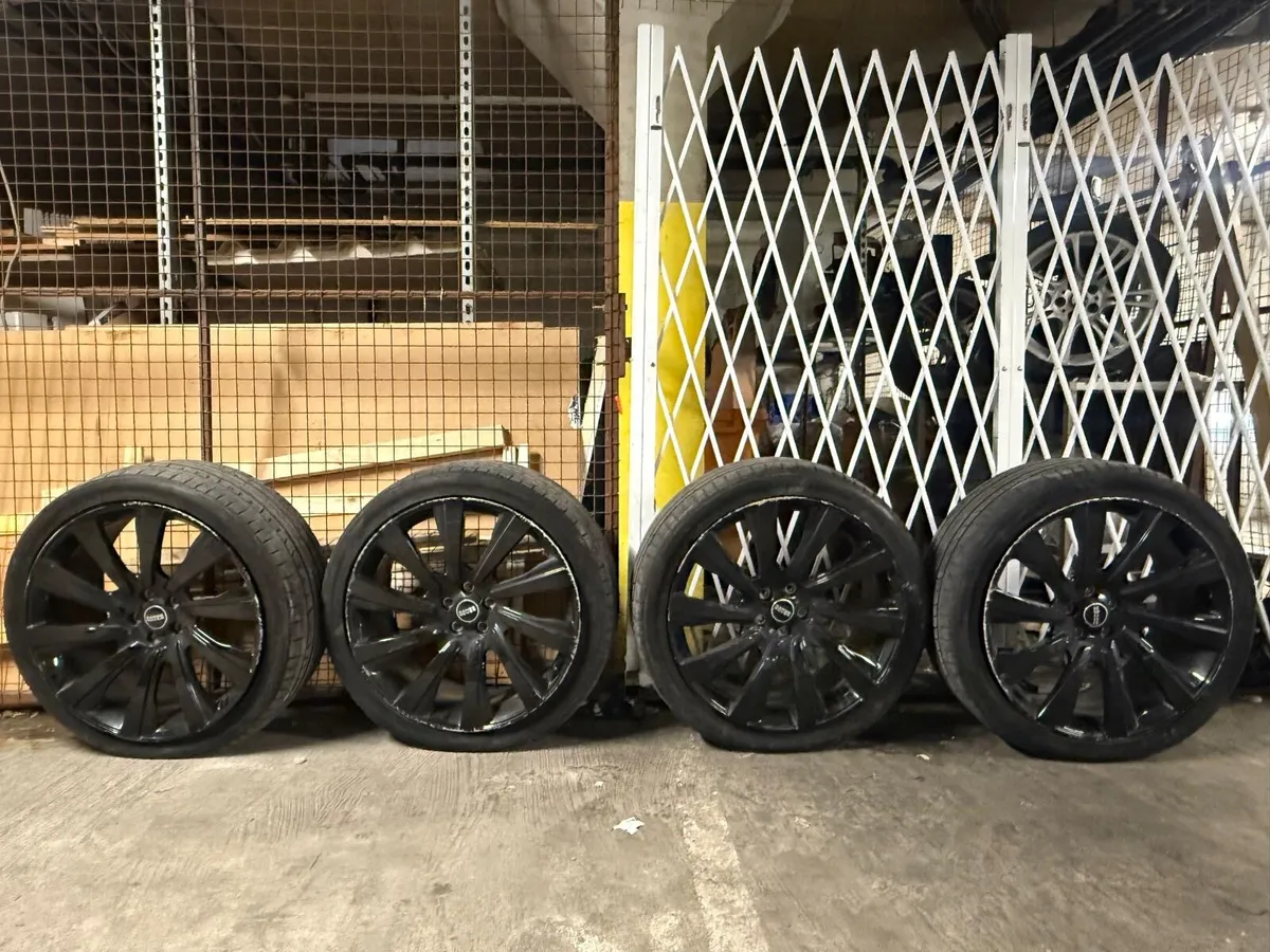 Range Rover 23 inch tyres 🛞 - Image 4