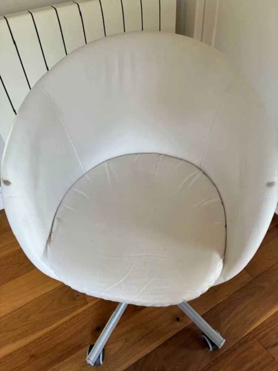 FREE adjustable height chair - Image 3