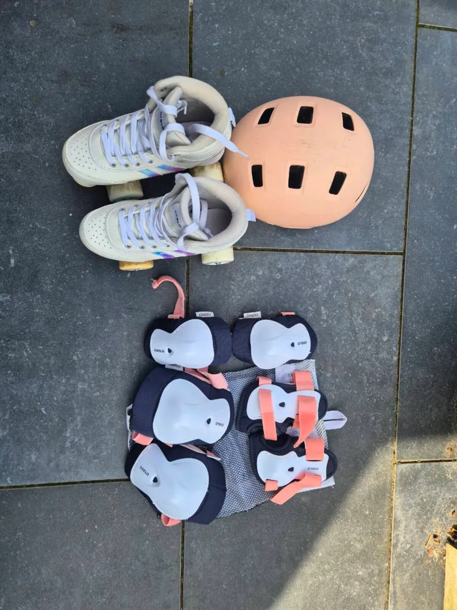 Roller skates - Image 1