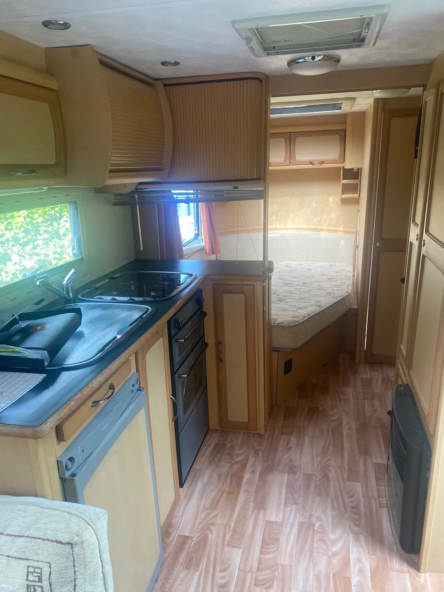 Caravan - Image 3