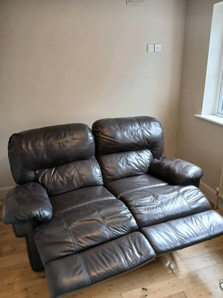 2/3 seater leather recliner sofa / couch - Image 2