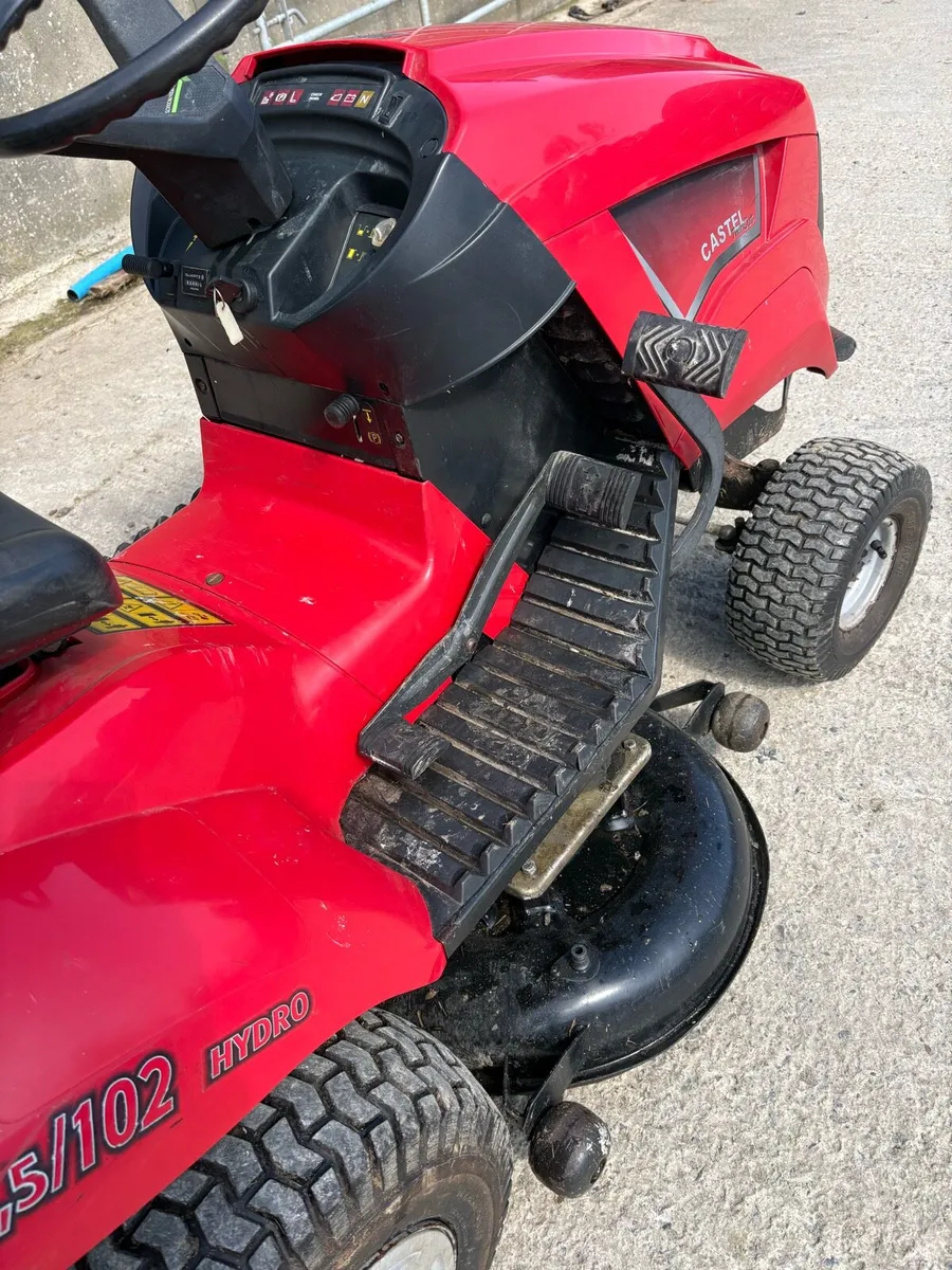 Castle garden Ride on Mower - Image 3