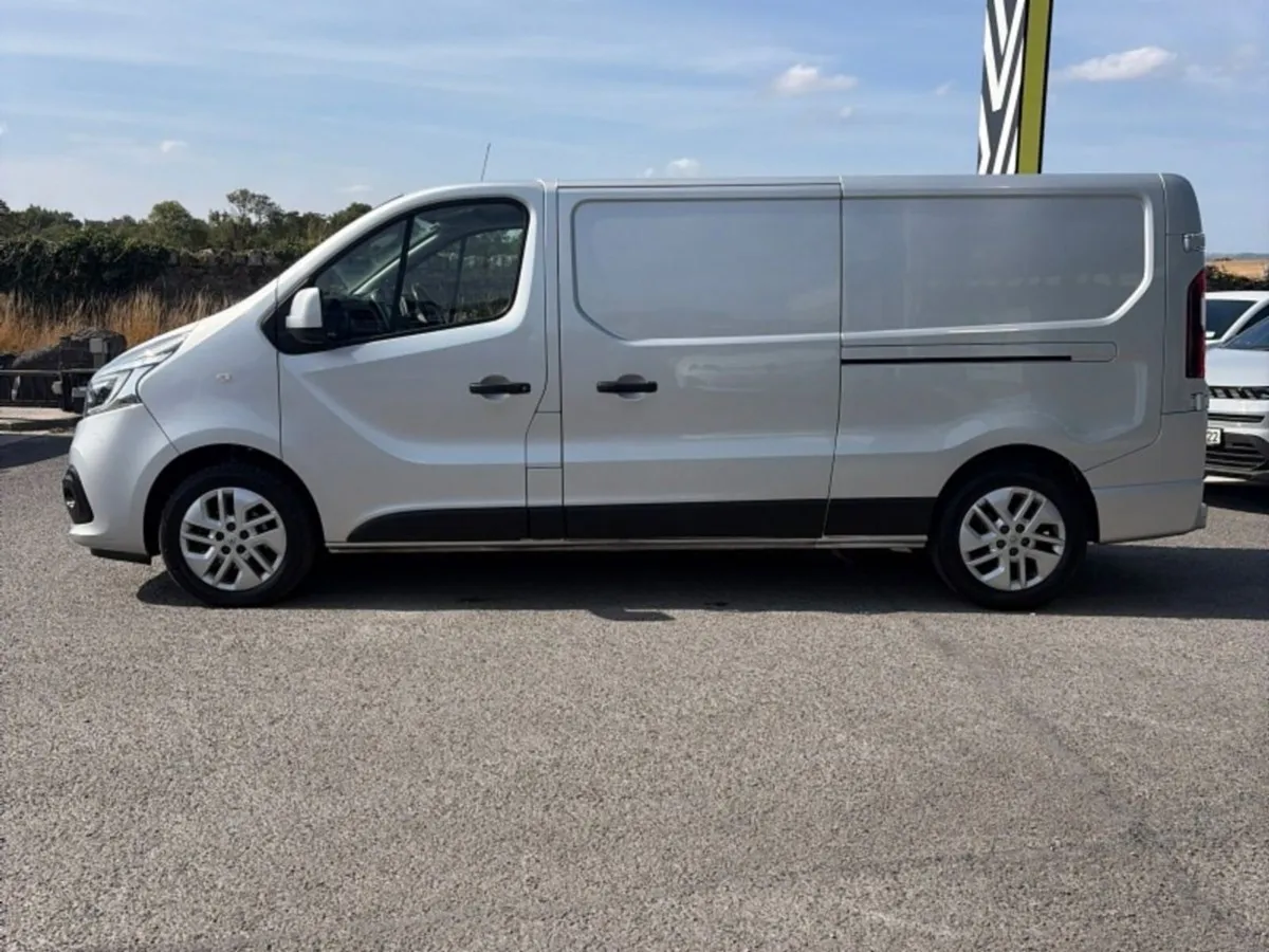 Renault Trafic LWB 145BHP AUTO TWIN SLIDER ex vat - Image 4