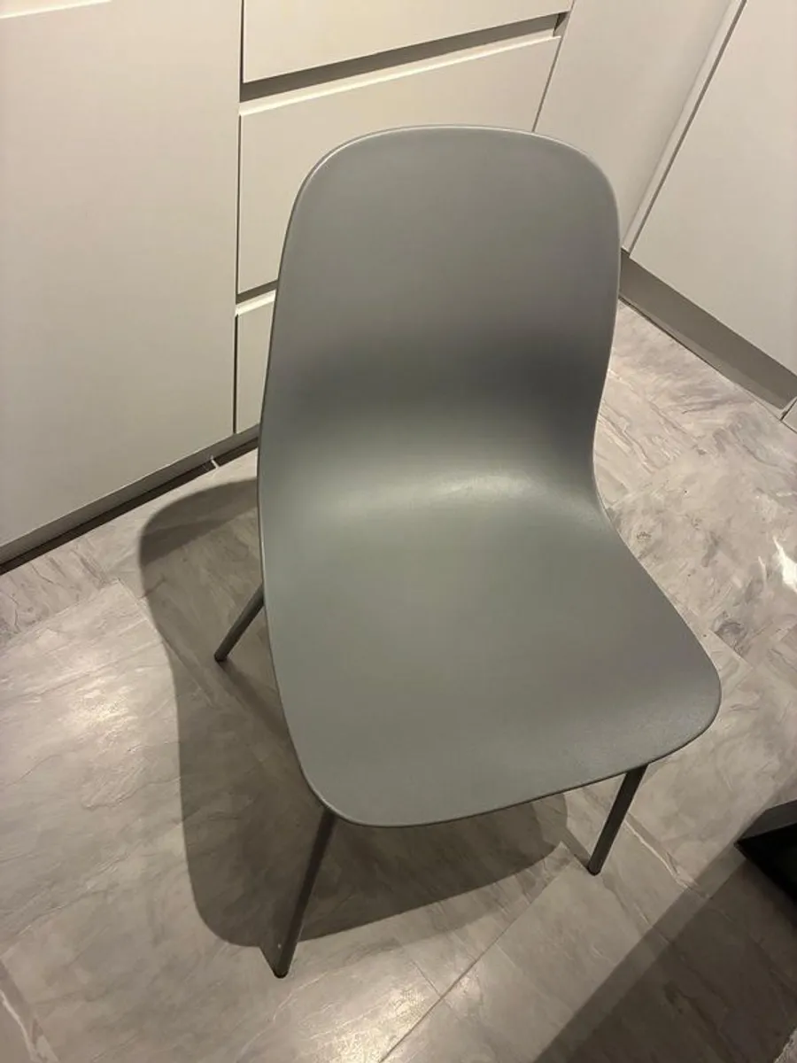 kitchen table & 4 chairs - Image 2