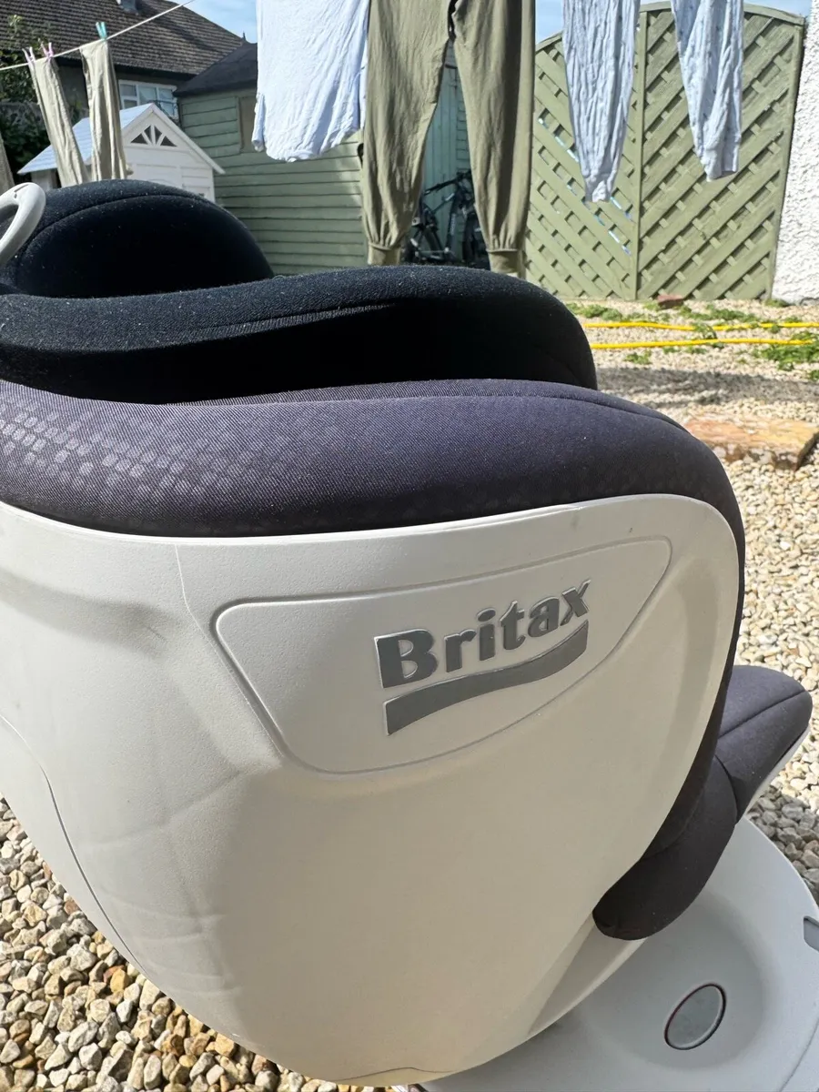 Britax Child Car Seat - Free - Image 4